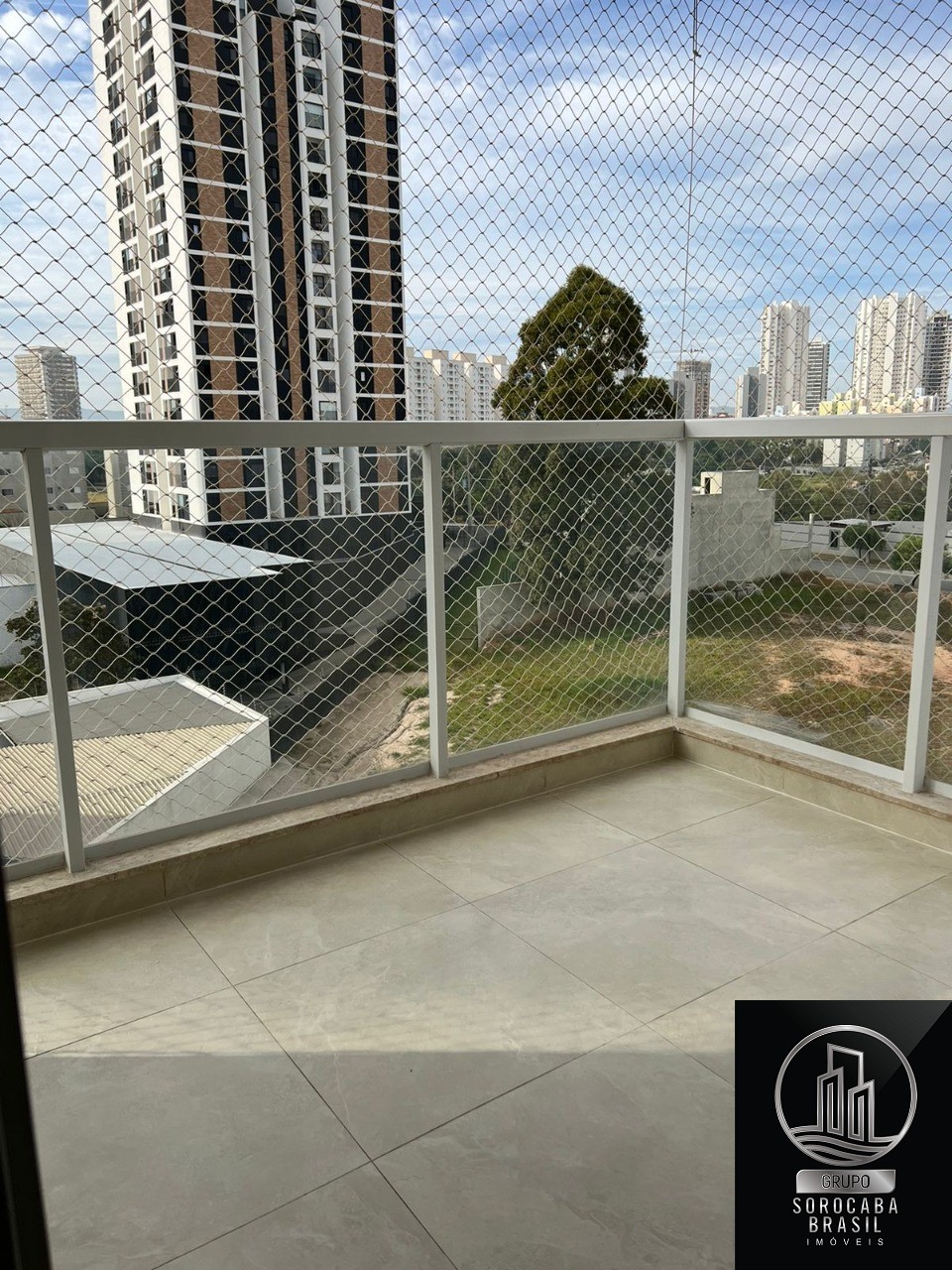 Apartamento com 3 dormitórios para alugar, 83 m² por R$ 3.61