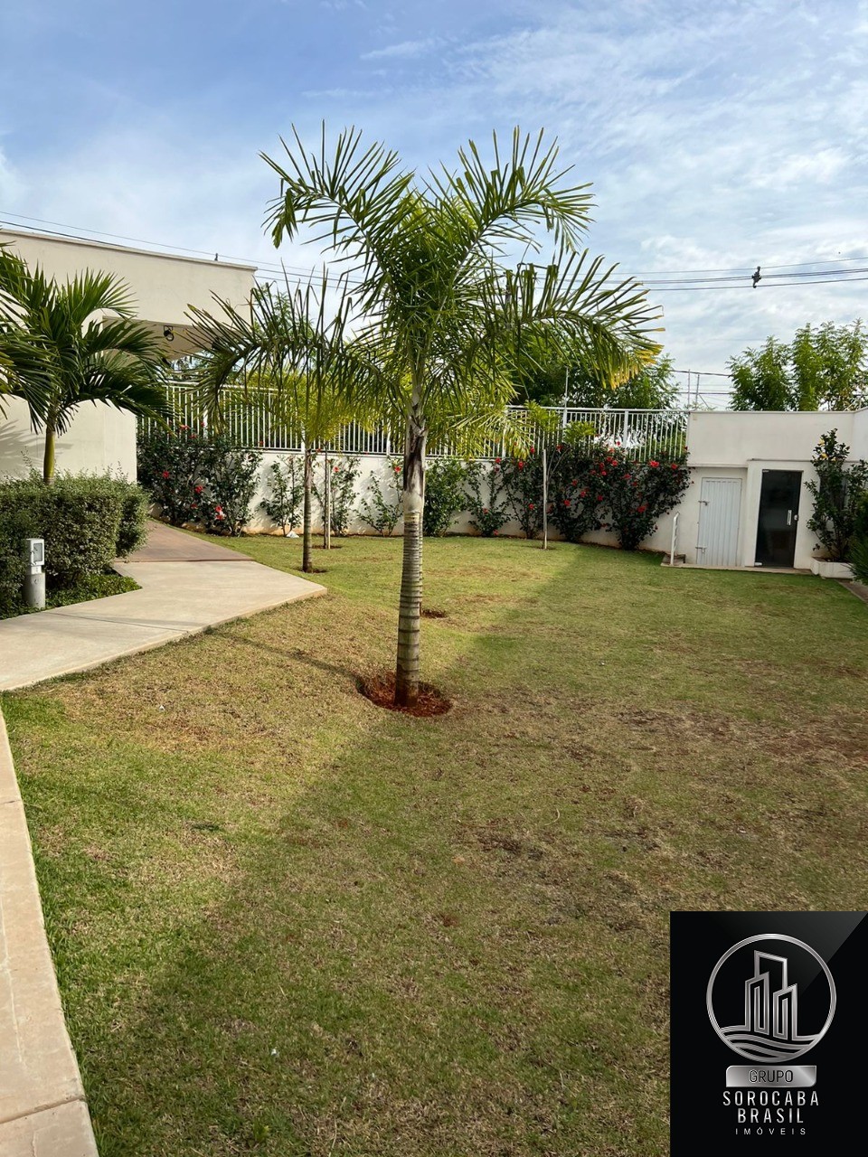 Apartamento com 3 dormitórios para alugar, 83 m² por R$ 3.61