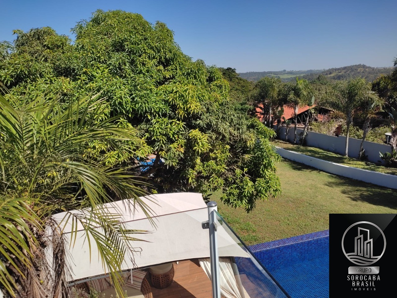 Casa com 3 dormitórios para alugar, 272 m² por R$ 3.000/mês 