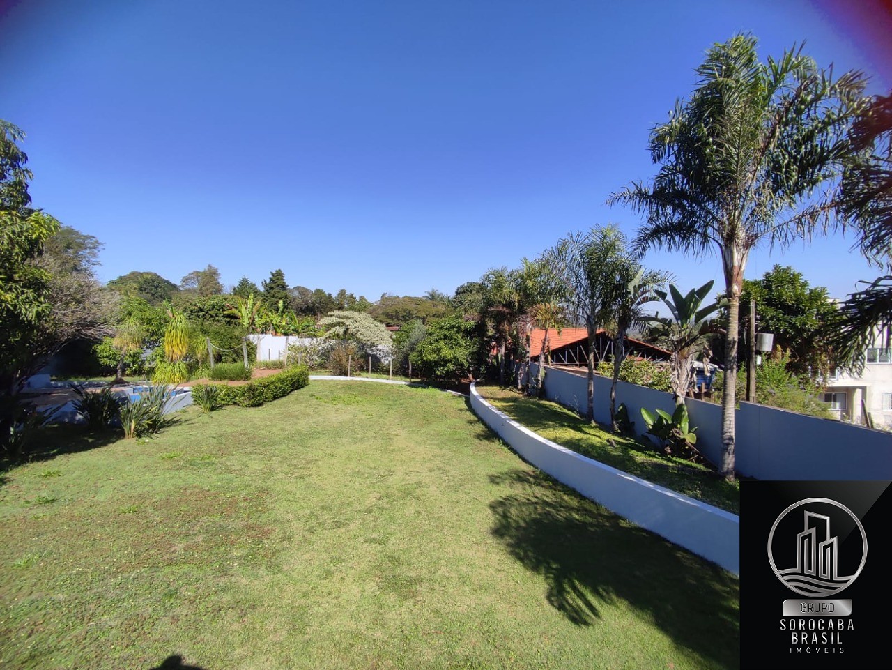 Casa com 3 dormitórios para alugar, 272 m² por R$ 3.000/mês 