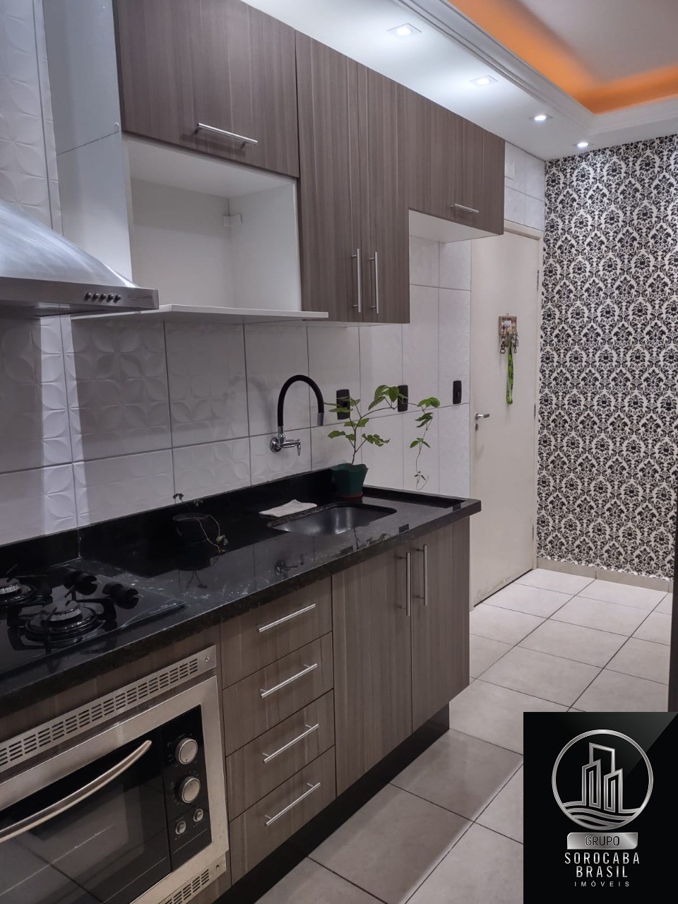 Apartamento com 2 dormitórios para alugar, 52 m² por R$ 1.65
