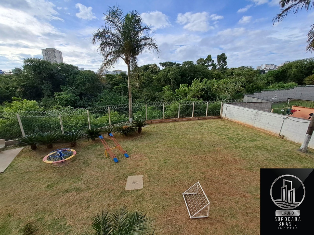 Casa com 2 dormitórios à venda, 57 m² por R$ 270.000 - jardi