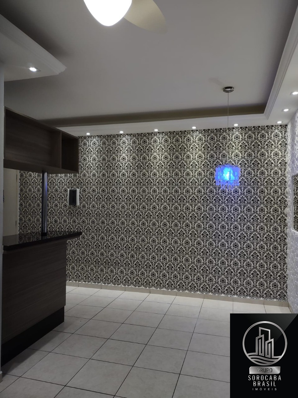 Apartamento com 2 dormitórios para alugar, 52 m² por R$ 1.65
