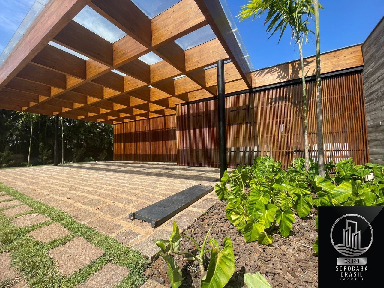 Casa com 5 suítesà venda, 630 m² por R$ 9.900.000 - condomín