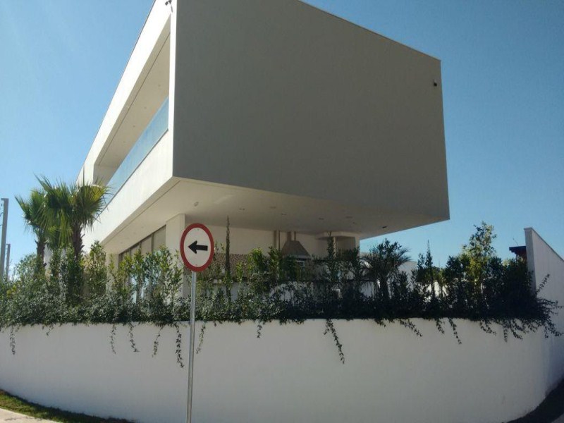 Sobrado com 3 dormitórios à venda, 590 m² por R$ 2.310.000,0