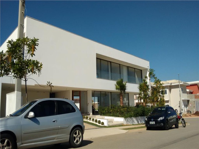 Sobrado com 3 dormitórios à venda, 590 m² por R$ 2.310.000,0