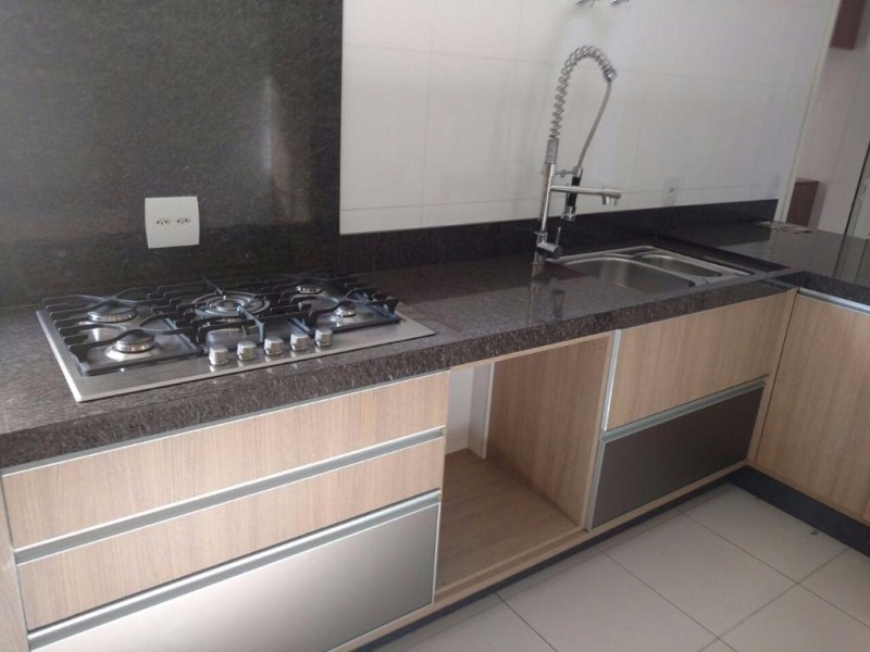 Apartamento com 3 suítes à venda, 247 m² por R$ 2.210.000 - 