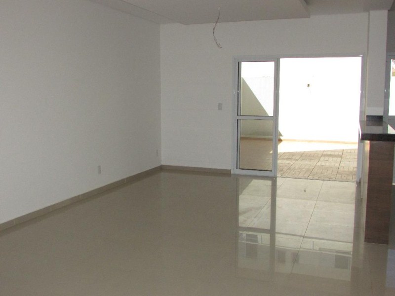 Sobrado com 3 dormitórios à venda, 150 m² por R$ 540.000,00 
