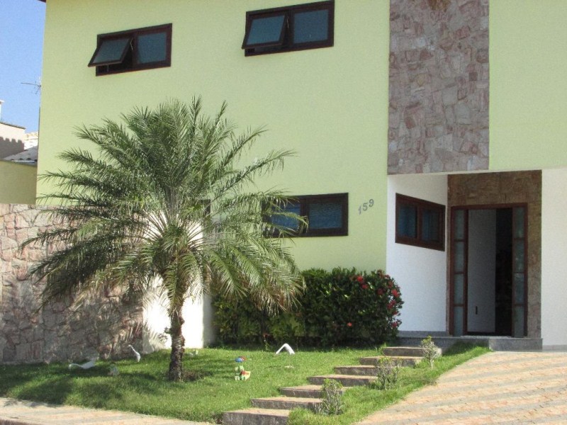 Sobrado com 3 dormitórios à venda, 443 m² por R$ 1.410.000,0