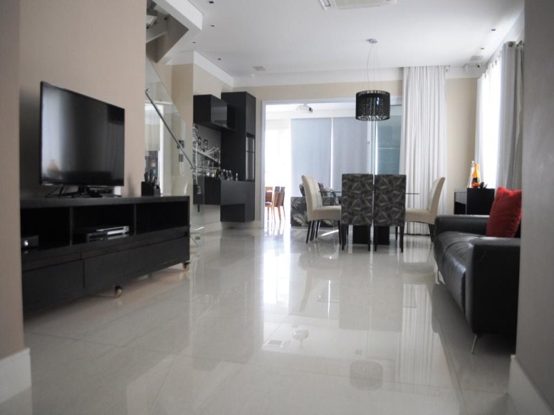 Sobrado com 3 dormitórios à venda, 388 m² por R$ 2.379.000 -