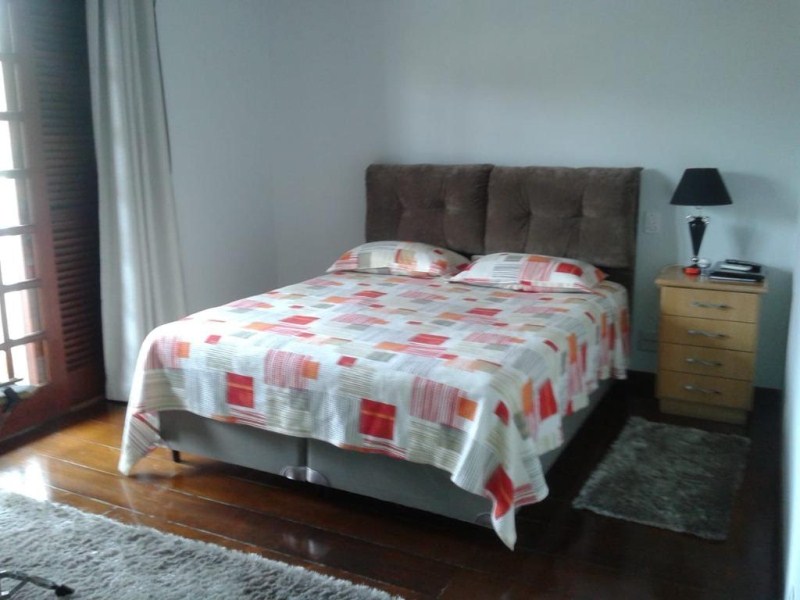 Sobrado com 5 dormitórios à venda, 440 m² por R$ 1.800.000,0