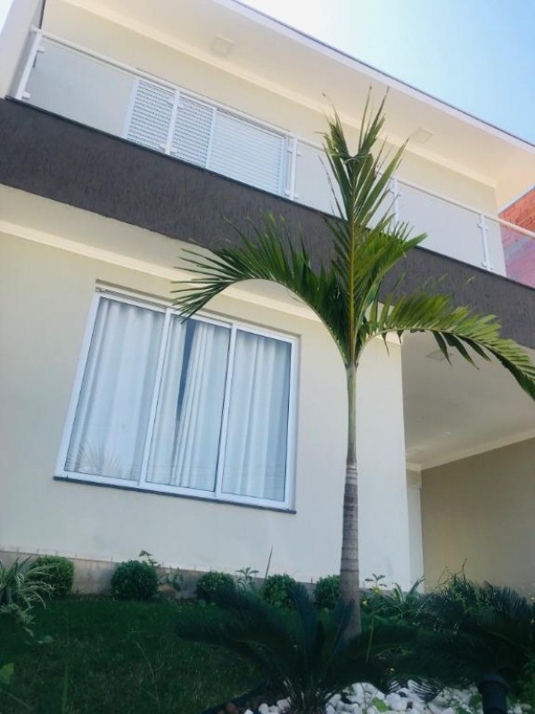 Sobrado com 3 dormitórios à venda, 180 m² por R$ 750.000,00 