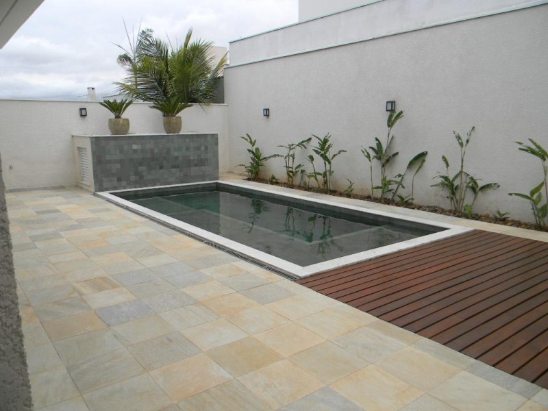 Sobrado com 4 dormitórios à venda, 331 m² por R$ 2.190.000 -