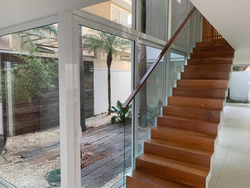 Sobrado com 3 dormitórios à venda, 290 m² por R$ 1.700.000,0