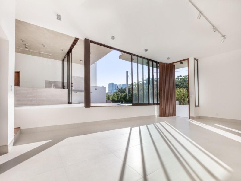 Sobrado com 3 dormitórios à venda, 321 m² por R$ 1.900.000 -