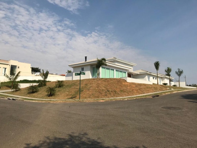 Casa com 3 dormitórios à venda, 274 m² por R$ 1.100.000 - co