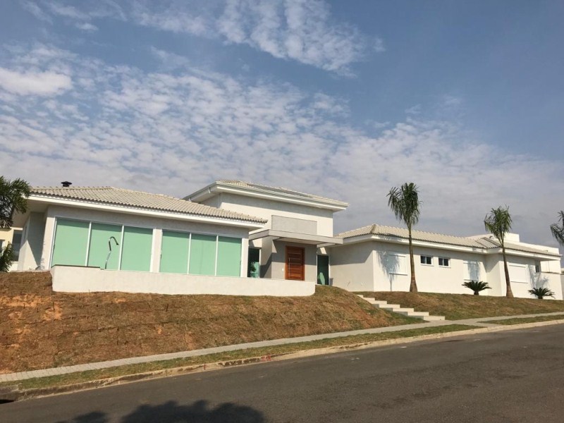 Casa com 3 dormitórios à venda, 274 m² por R$ 1.100.000 - co