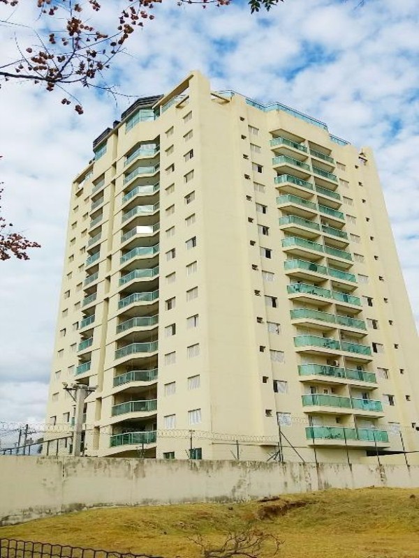 Apartamento com 3 dormitórios à venda, 140 m² por R$ 850.000