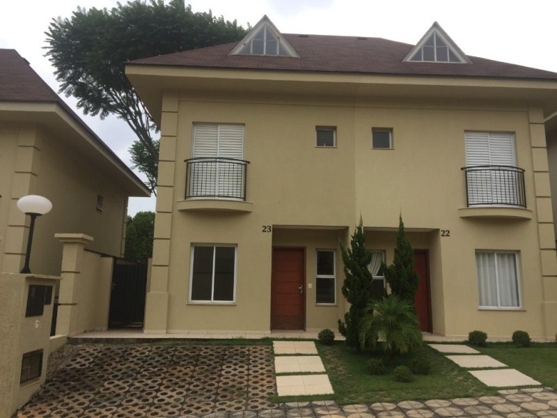 Sobrado com 2 dormitórios à venda, 123 m² por R$ 300.000 - c