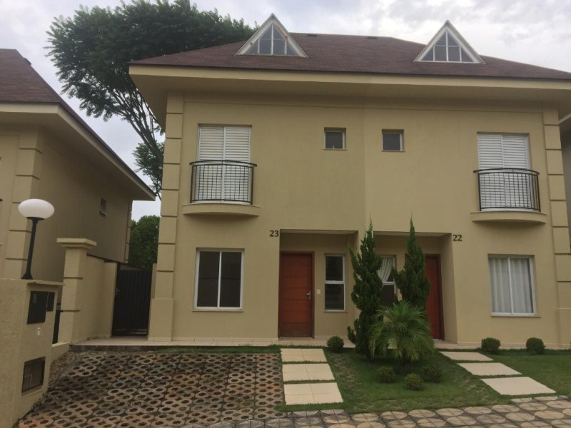 Sobrado com 2 dormitórios à venda, 123 m² por R$ 300.000 - c