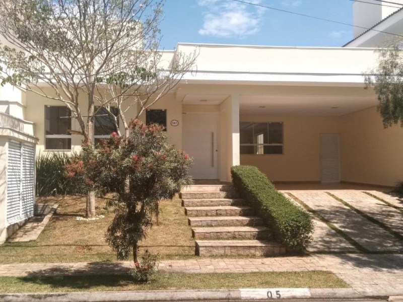 Casa com 3 dormitórios à venda, 200 m² por R$ 981.000 - cond