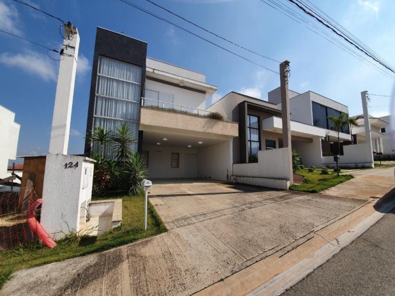 Sobrado com 3 dormitórios à venda, 180 m² por R$ 720.000 - c