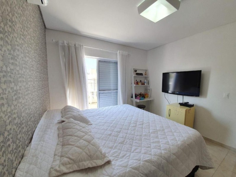 Sobrado com 3 dormitórios à venda, 180 m² por R$ 720.000 - c