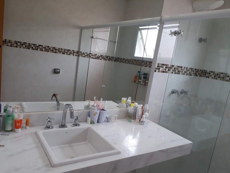 Sobrado com 3 dormitórios à venda, 318 m² por R$ 1.400.000 -