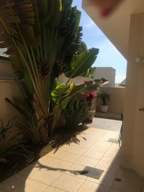 Casa com 3 dormitórios à venda, 174 m² por R$ 970.000 - cond