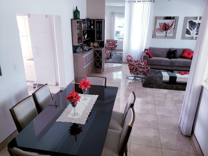 Sobrado com 3 dormitórios à venda, 260 m² por R$ 1.350.000 -