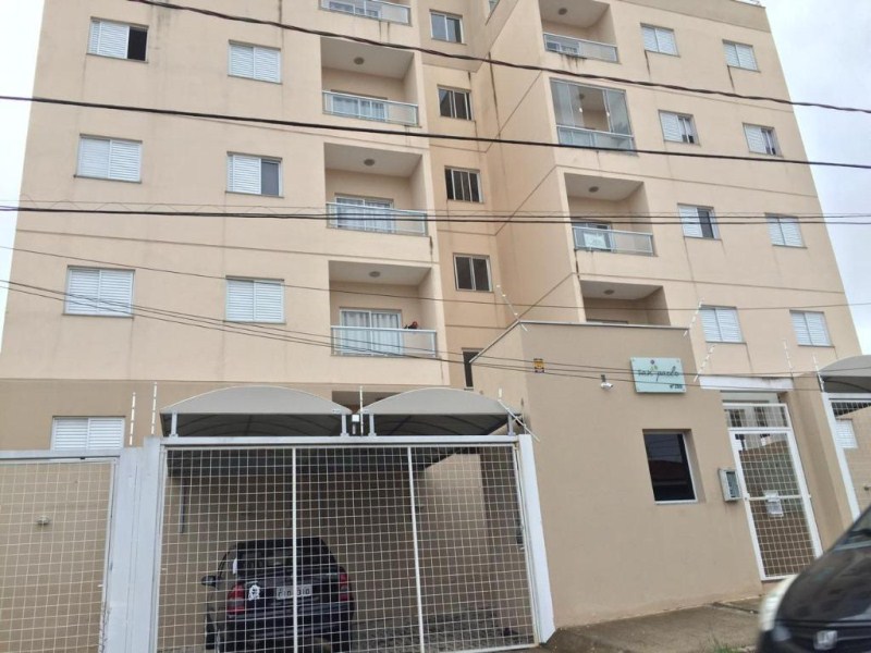 Apartamento com 2 dormitórios à venda, 65 m² por R$ 240.000 