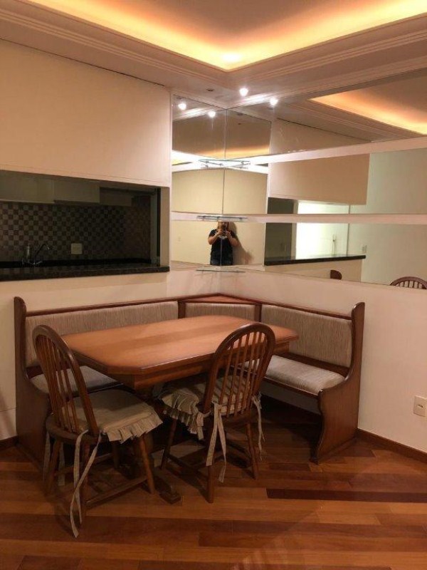Apartamento com 3 dormitórios à venda, 70 m² por R$ 380.000 