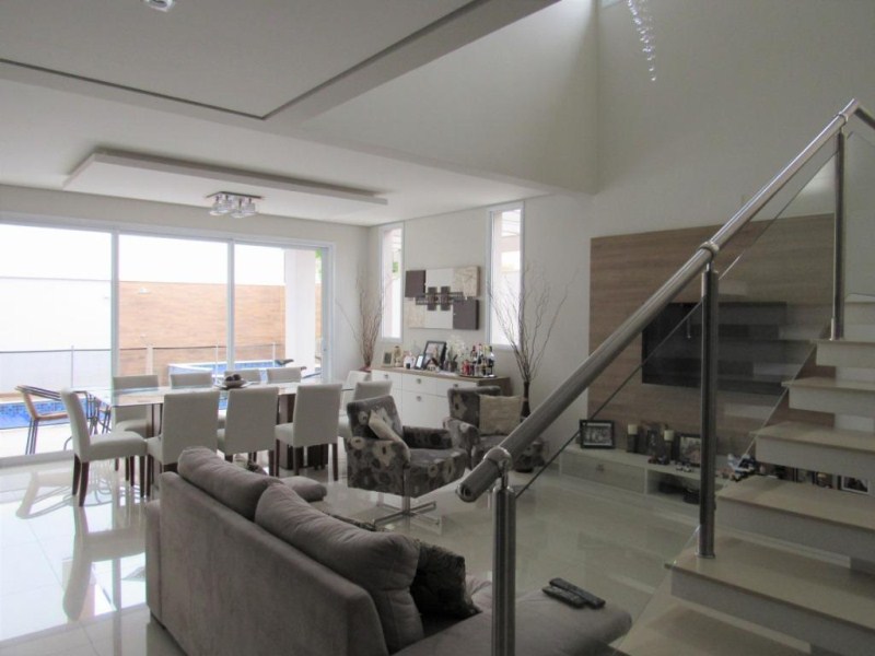 Espetacular sobrado com 3 dormitórios à venda, 286 m² por R$