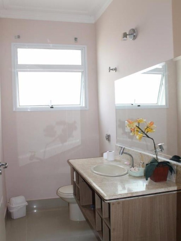 Sobrado com 4 dormitórios à venda, 270 m² por R$ 1.060.000 -