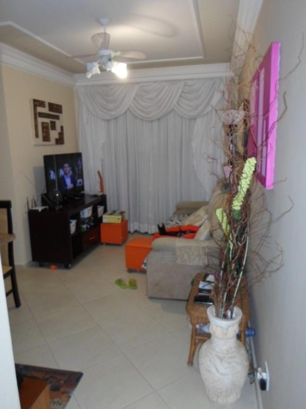 Apartamento com 3 dormitórios à venda, 94 m² por R$ 430.000 