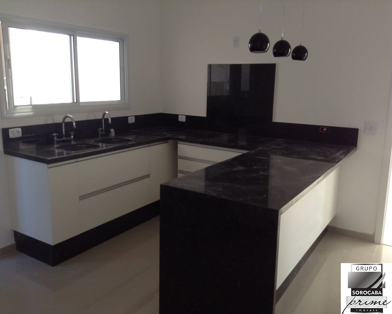 Sobrado com 3 dormitórios à venda, 280 m² por R$ 970.000 - c