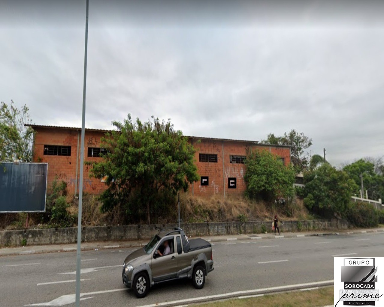 Barracão à venda, com 2.100 m² de terreno e 600 m² de constr - foto 2