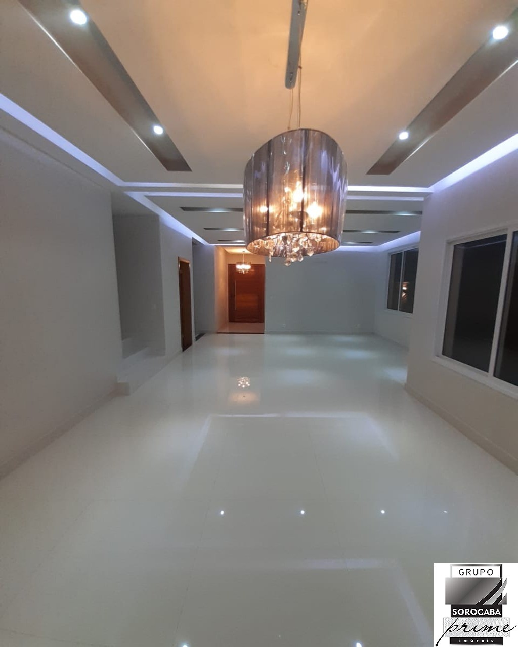 Sobrado com 4 dormitórios à venda, 395 m² por R$ 2.200.000 -