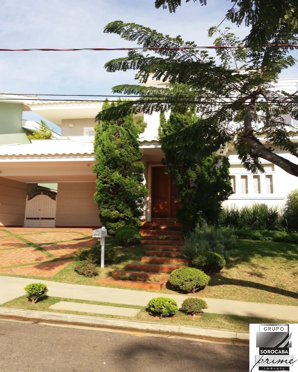 Sobrado com 3 dormitórios à venda, 316 m² por R$ 1.250.000 -