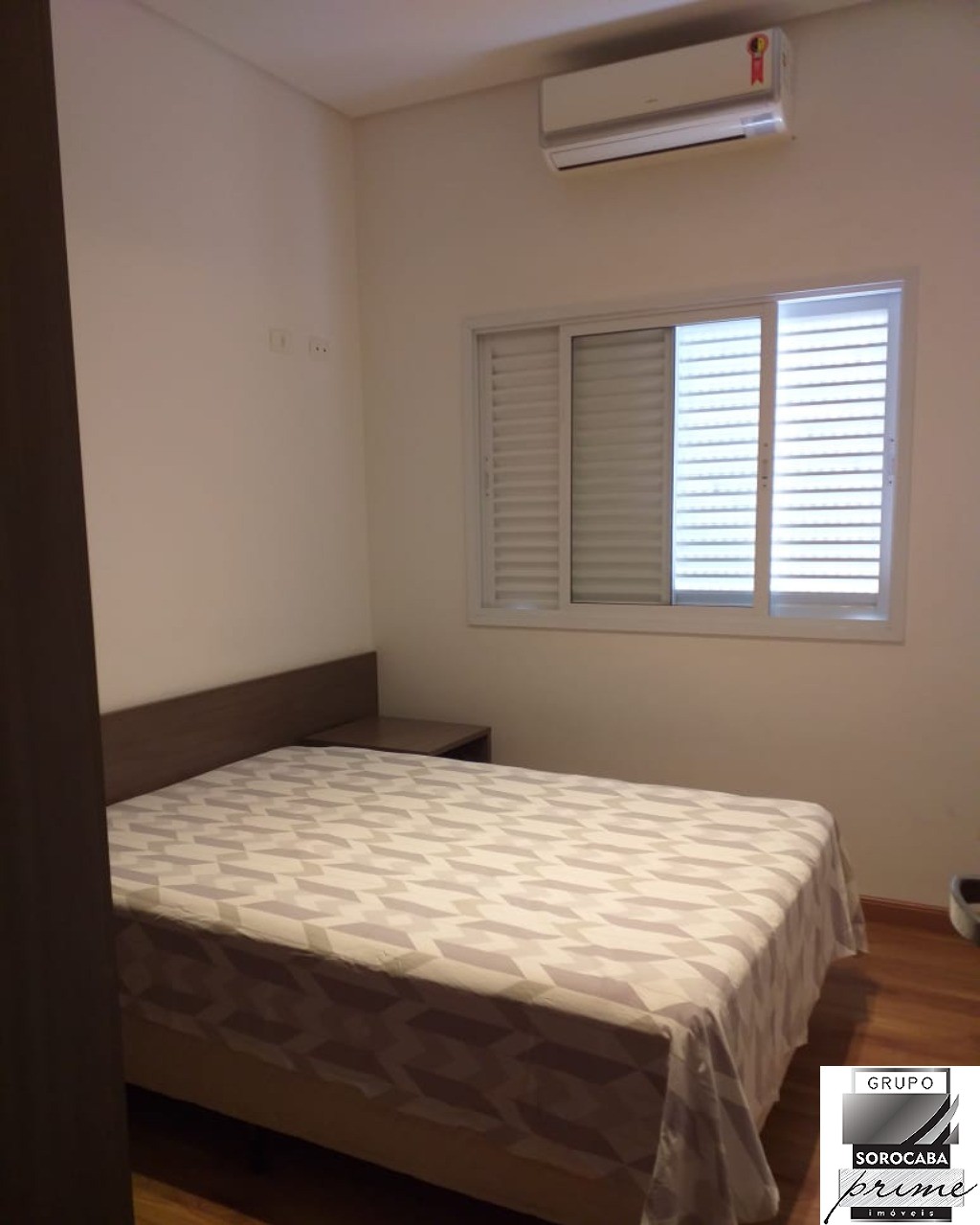 Sobrado com 3 dormitórios à venda, 240 m² por R$ 700.000 - c