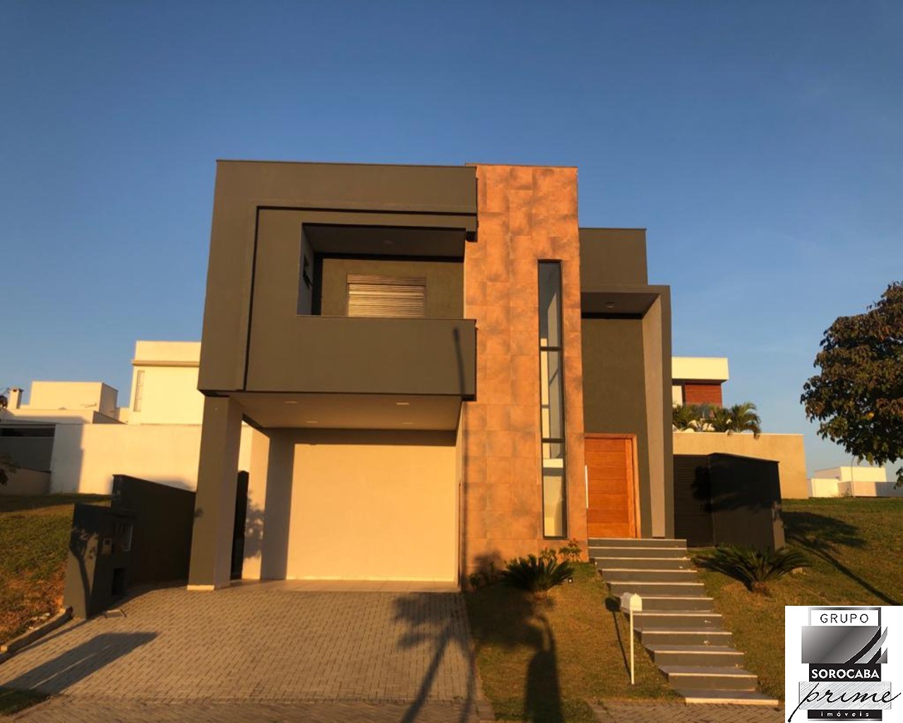 Sobrado com 5 dormitórios à venda, 346 m² por R$ 2.200.000 -