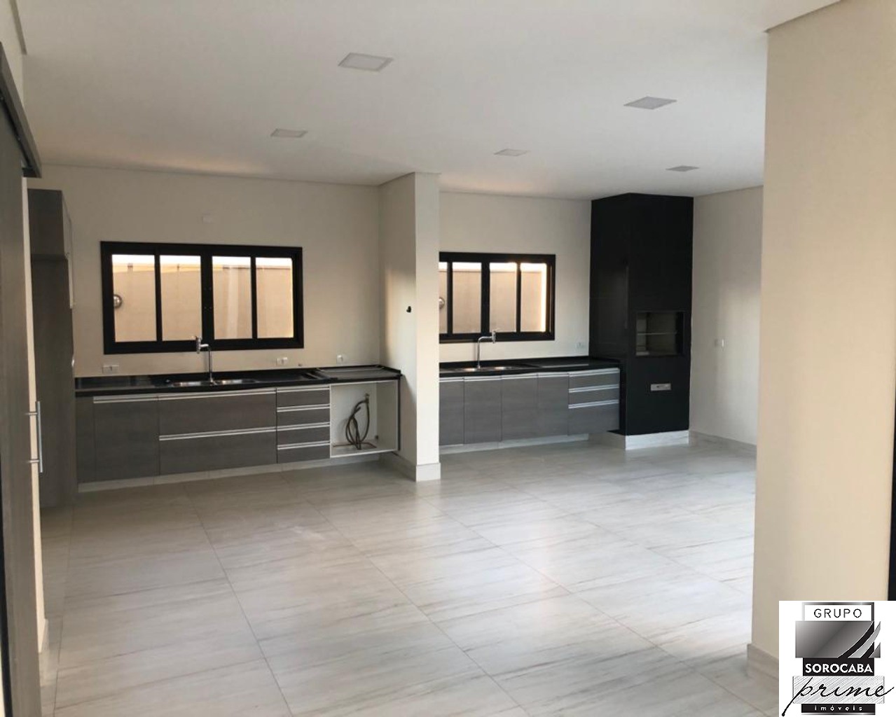 Sobrado com 5 dormitórios à venda, 346 m² por R$ 2.200.000 -