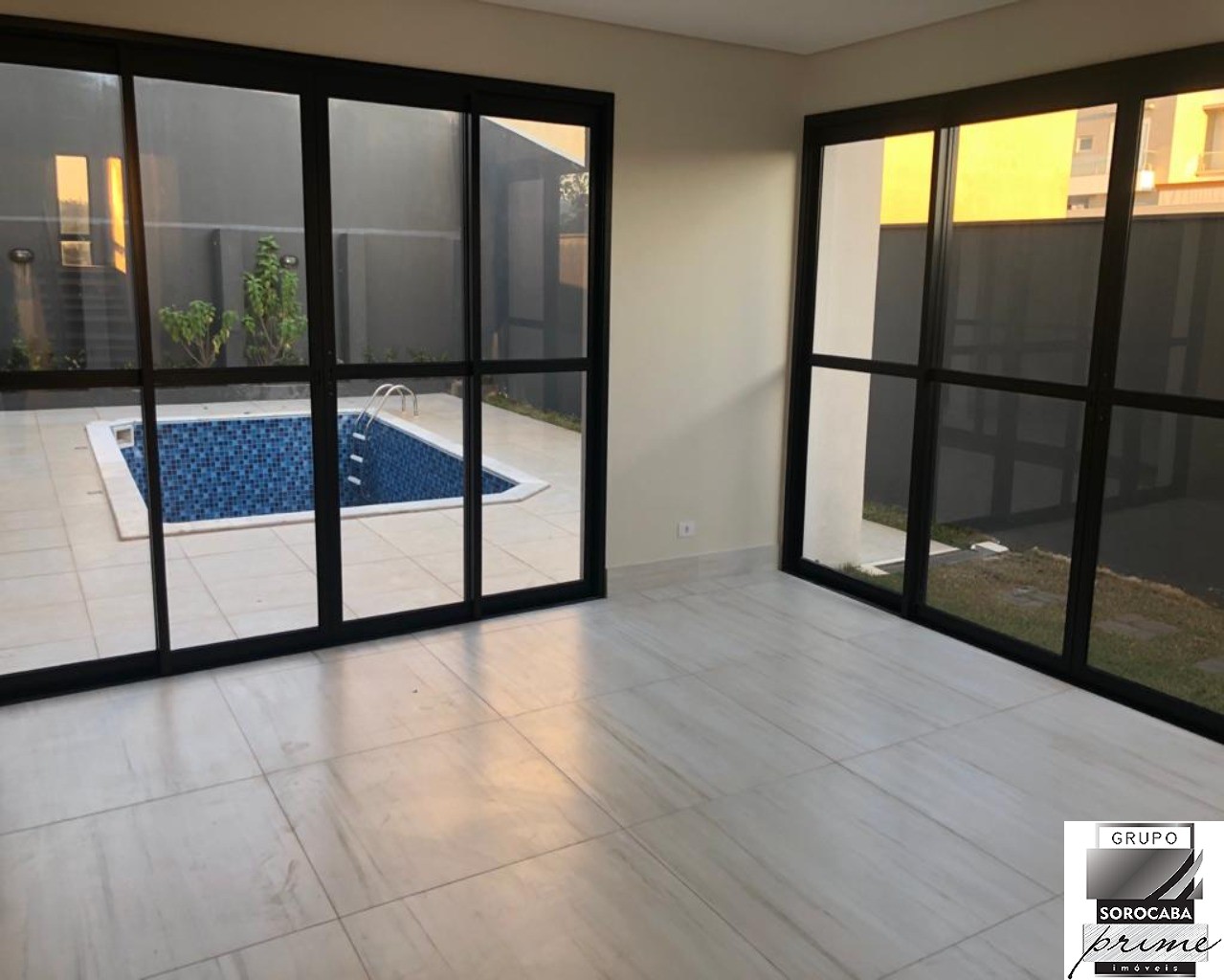 Sobrado com 5 dormitórios à venda, 346 m² por R$ 2.200.000 -