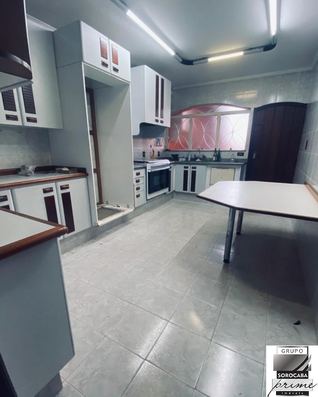 Sobrado com 3 dormitórios à venda, 750 m² por R$ 2.200.000,0