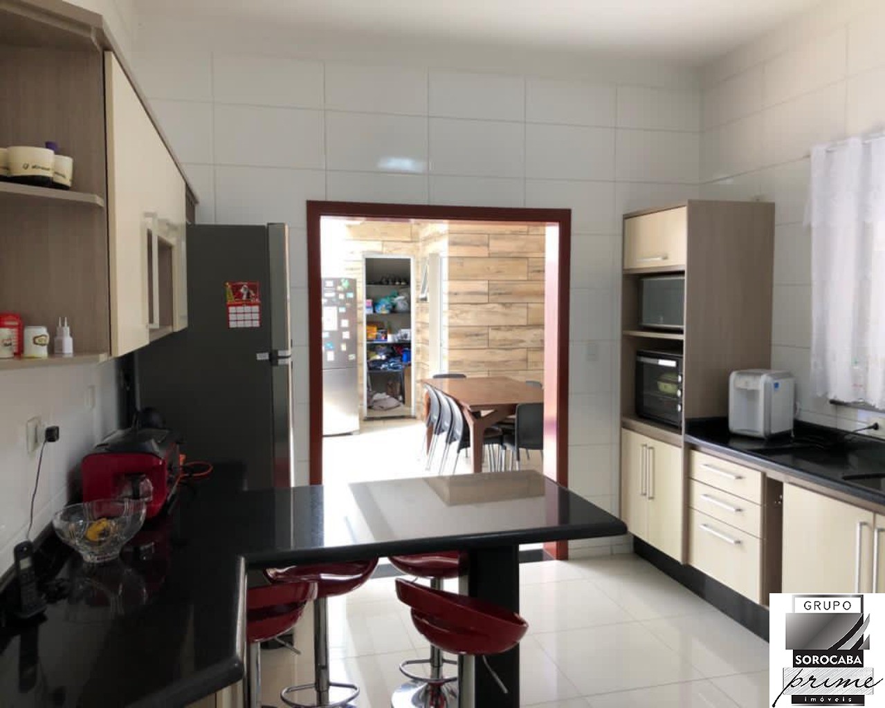 Sobrado com 3 dormitórios à venda, 253 m² por R$ 1.290.000 -