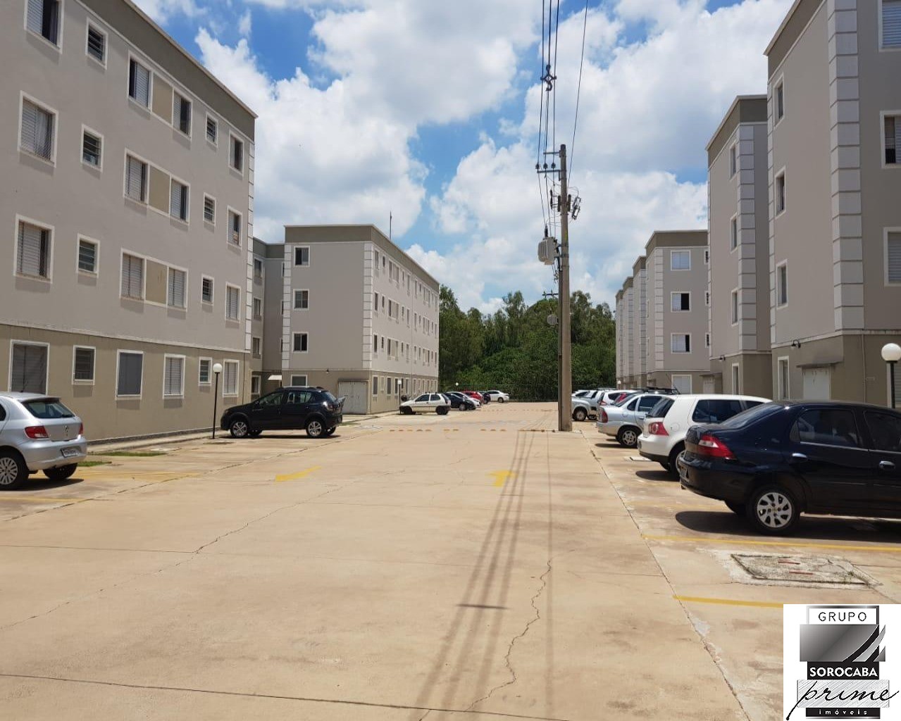 Apartamento com 2 dormitórios à venda, 50 m² por R$ 165.000 