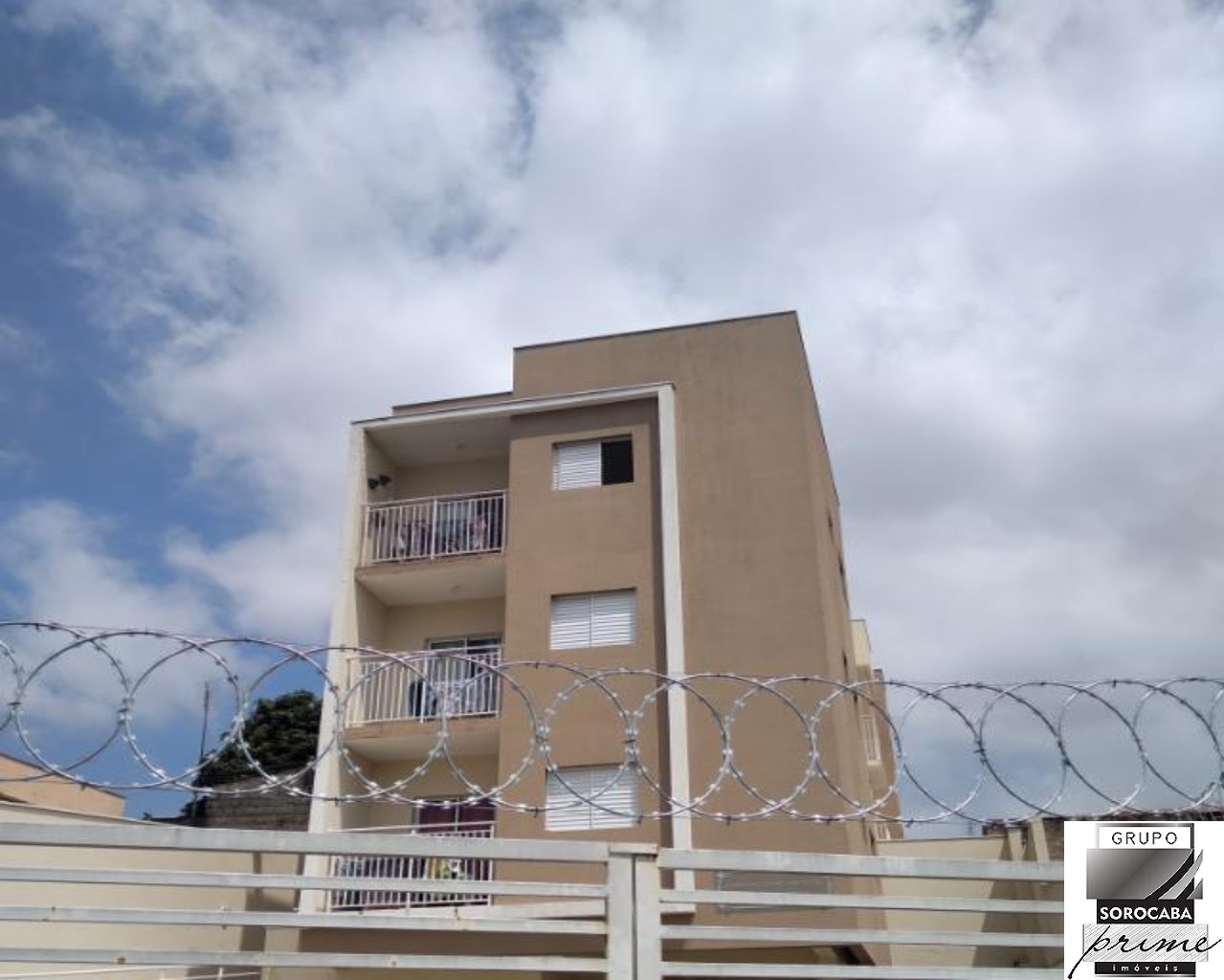Apartamento 2 dormitórios - jd. Simus - confira !