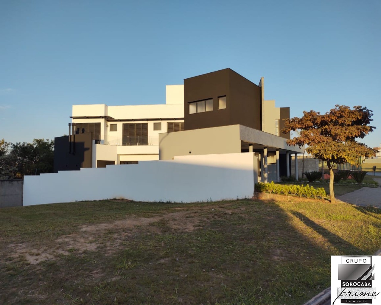 Sobrado com 4 dormitórios à venda, 400 m² por R$ 2.300.000,0