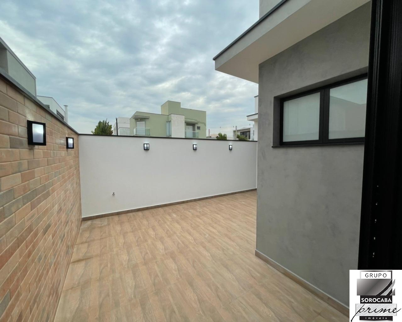 Casa com 3 dormitórios à venda, 175 m² por R$ 980.000 - cond