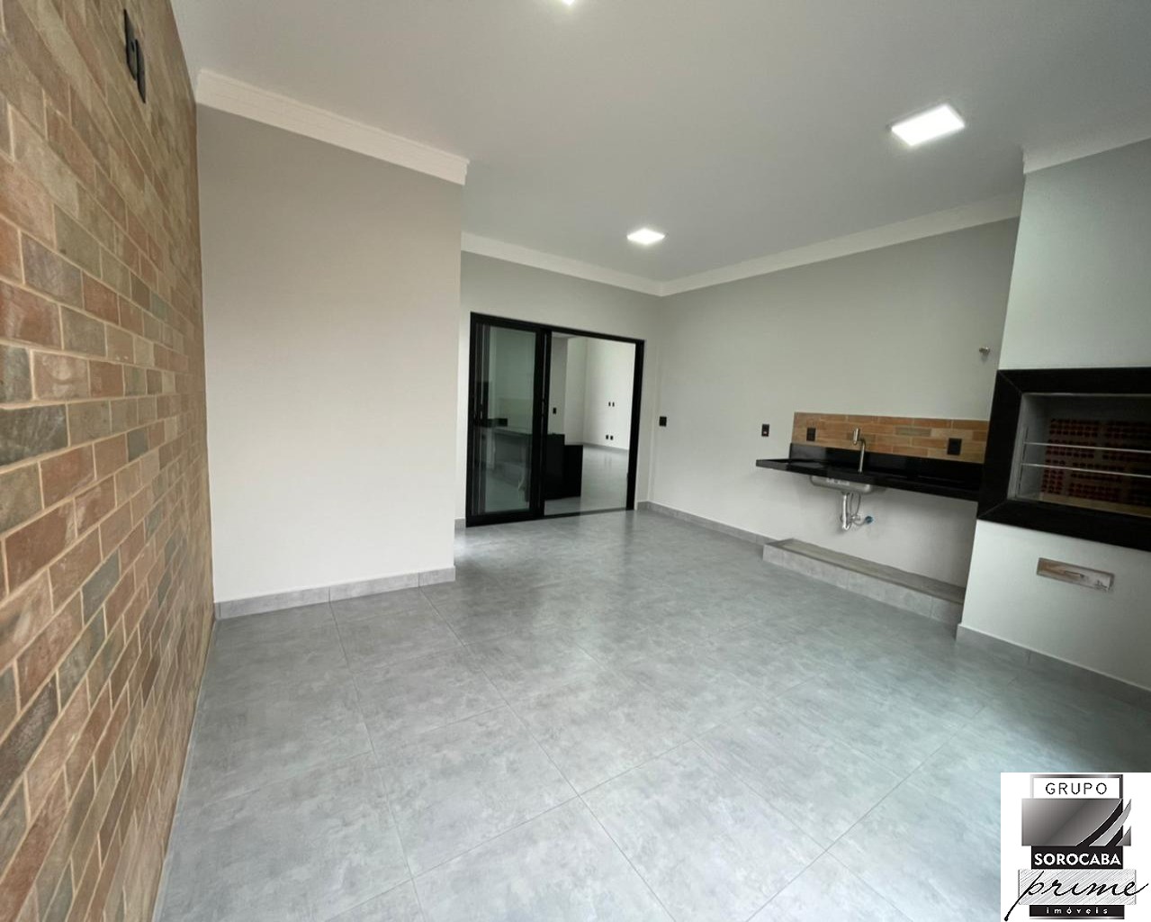 Casa com 3 dormitórios à venda, 175 m² por R$ 980.000 - cond